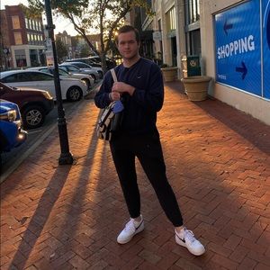 Meet your Posher, Jonathan